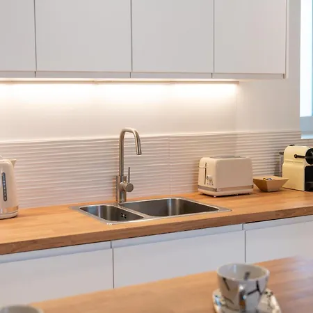 Velvet - Best Keys - Maison Duplex Elegante - Plein Centre Ville - Deco Minimaliste & Cosy - Literie Haut De Gamme - 2 Chambres Separees - Lit Queen Size & 1 Canape Convertible - Smart Tv - Wifi Fibre - Check-In Autonome Sens Extérieur photo