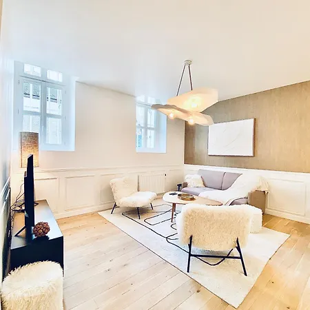 Velvet - Best Keys - Maison Duplex Elegante - Plein Centre Ville - Deco Minimaliste & Cosy - Literie Haut De Gamme - 2 Chambres Separees - Lit Queen Size & 1 Canape Convertible - Smart Tv - Wifi Fibre - Check-In Autonome Sens Extérieur photo
