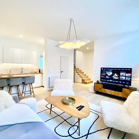 Velvet - Best Keys - Maison Duplex Elegante - Plein Centre Ville - Deco Minimaliste & Cosy - Literie Haut De Gamme - 2 Chambres Separees - Lit Queen Size & 1 Canape Convertible - Smart Tv - Wifi Fibre - Check-In Autonome Sens Extérieur photo