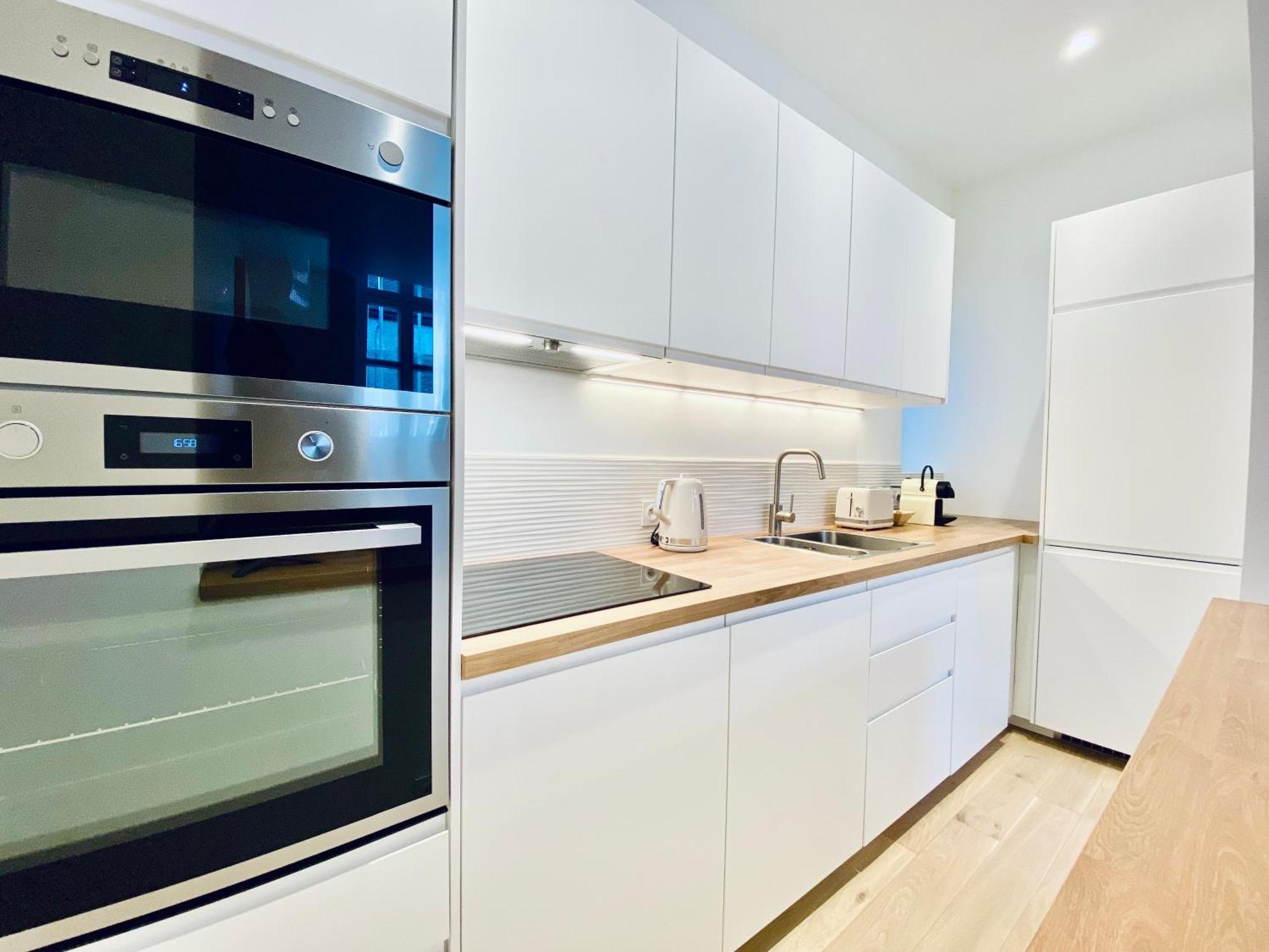 Velvet - Keys - Maison Duplex Elegante - Plein Centre - Deco Minimaliste & Cosy - Literie De Gamme - 2 Separees - Lit Queen Size & 1 Canape Convertible - Smart Tv - Wifi Fibre - Check-in Autonome Apartment Sens