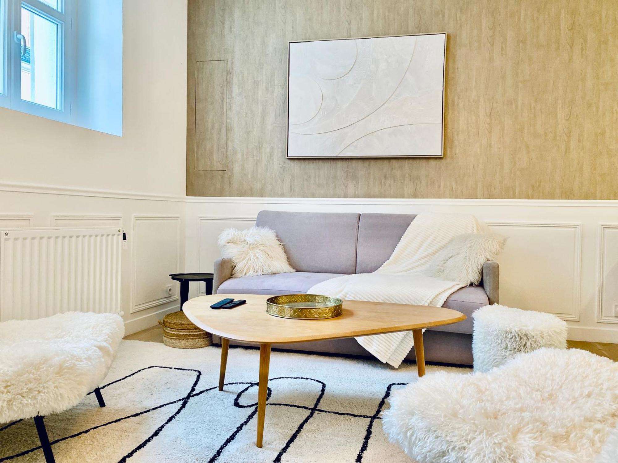 Velvet - Keys - Maison Duplex Elegante - Plein Centre - Deco Minimaliste & Cosy - Literie De Gamme - 2 Separees - Lit Queen Size & 1 Canape Convertible - Smart Tv - Wifi Fibre - Check-in Autonome